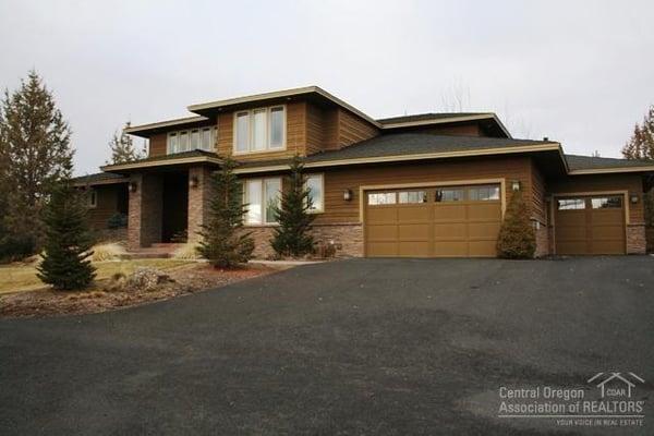 Contact Rhonda McHugh for more information on current listings today.