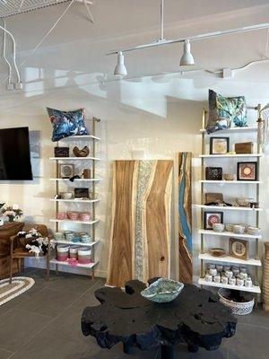 Acacia River table in pearl