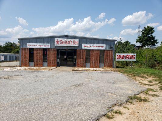 Deviants Den Of Greer