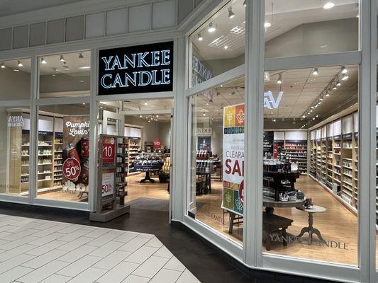 So happy to find this store! Totally worth the drive from Brandon! Lovely staff and great sales!