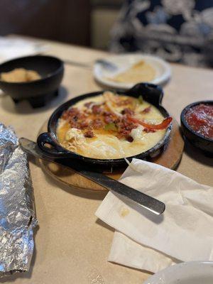 Queso Fundido con Chorizo