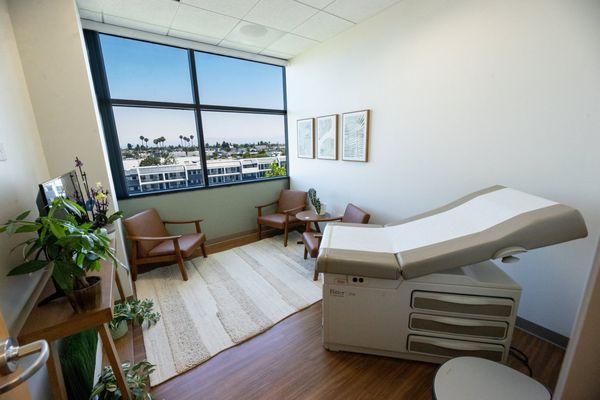 Cindy T Yang MD - Amity Health DPC