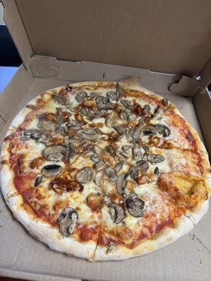 mushroom & bbq chicken pizza