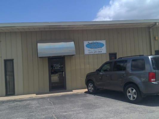 Sally's Printing & Mail Service