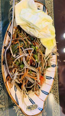 Papaya salad with crab