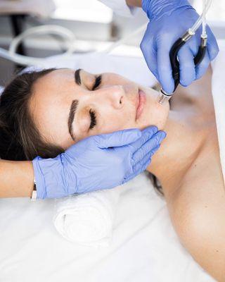 Dermalinfusion
3-in-1 treatment for any skin type and concern.
Exfoliates -extracts - infuses.