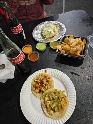 Leo's Tacos Truck