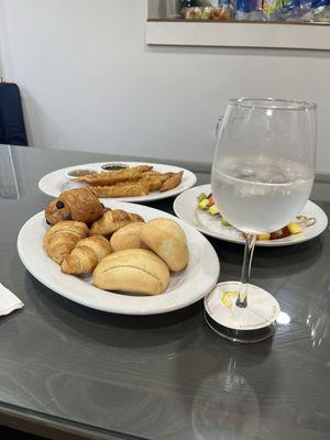 Snacks between ceremony and reception