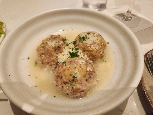 Michael A's Restaurant & Lounge