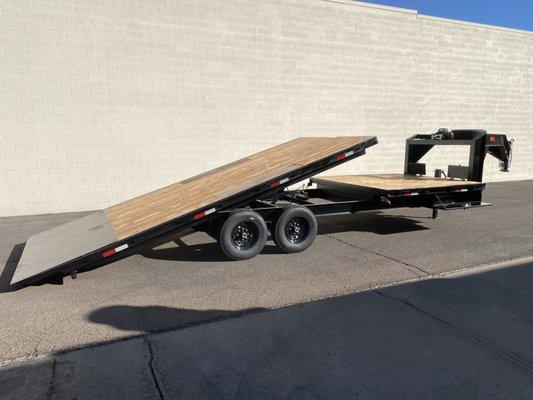 CrockerMfg.com Trailer Gooseneck Tilt bed Trailer