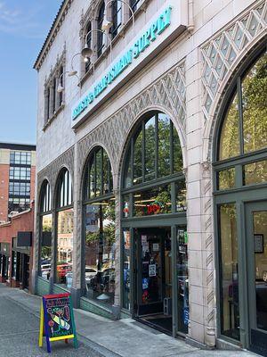 Artist & Craftsman Supply