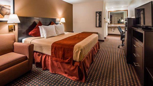 Accessible Queen Guest Room