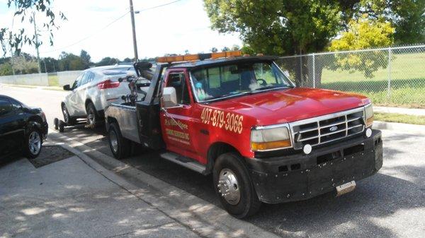P-Gilles Store Towing Services