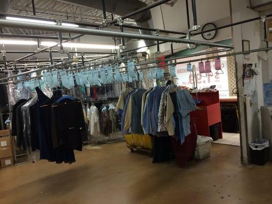 Es eficiente y el personal es amable y eficiente le doy 5 estrellas.