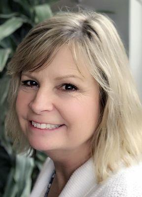 Tammy Ehrenfelt, Broker