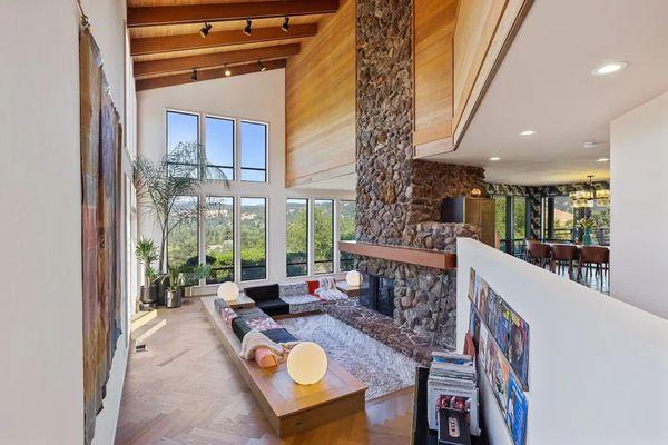 Spectacular & Secluded Wine Country Estate - Sunken Living Room