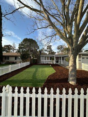 Customer called in to perform a leaf blowing and mulch install. We knocked this out of the park! Happy cudtomer! #mulch #cleanup