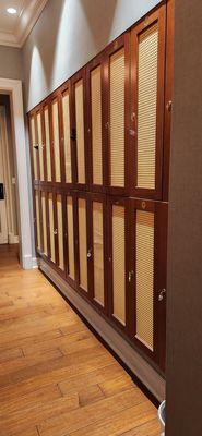 Lockers with keys to store your items while getting a scan