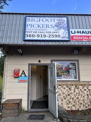 The Front Door, Entrance