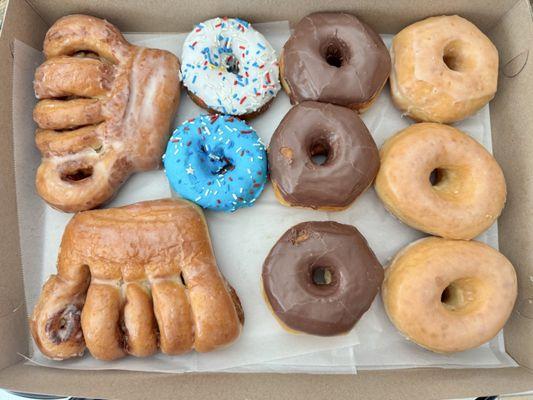 09.11.25 what's left before closing... those catcher's mitt claws tho LoL