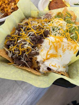 Super carne asada nachos