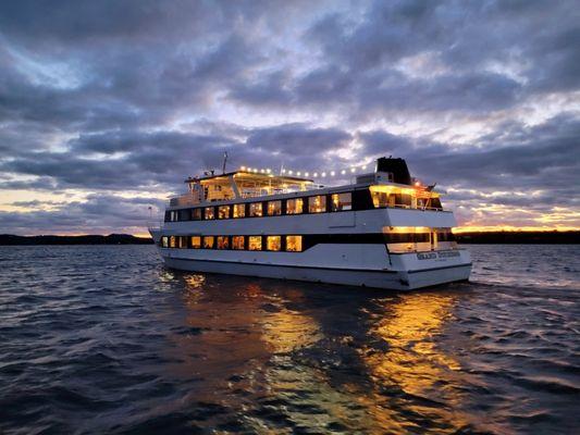 Grand Duchess Charter Boat. Cruising along the Scenic St. Croix River