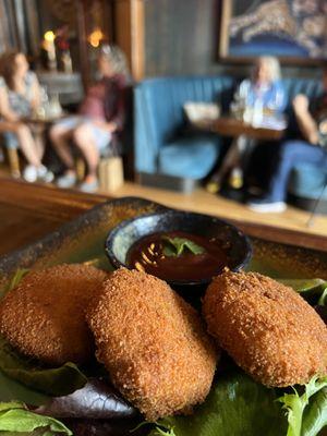 Phatsy Kline's Parlor Lounge