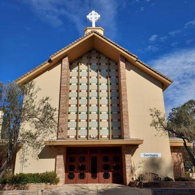 The church address is 1500 Easton Drive, but parking is next to ECR The sanctuary entrance is at the NE corner of Easton and Balboa.