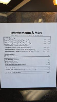Everest Momo