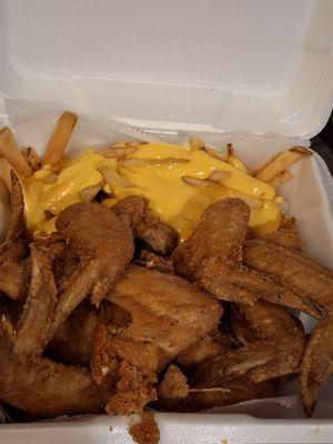 10 whole wings and cheese fries