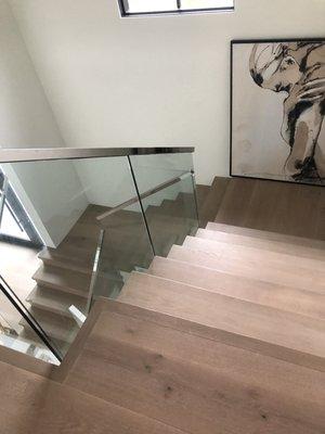 Edyn,s hardwood floor