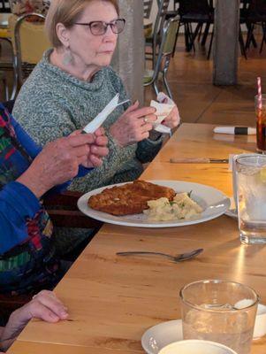 Kantine Biergarten Eatery