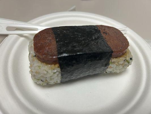 spam musubi ($2.50 + tax), taken 6/17/25: their rice is to my liking. they also add furikake to their rice ^*^