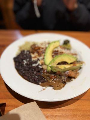 Chicken Bowl was properly appointed