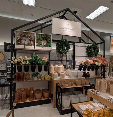 Hearth & Hand with Magnolia