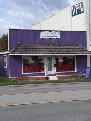 New Haven Sweet Shoppe and Bakery. Port Huron's newest bakery and donut shop.