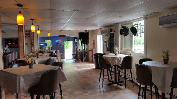 Robbies Bar and Grill