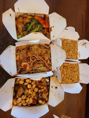 Seafood Combination Hunan Style, House Lo Mein, Kung Pao Chicken, two sides of regular Fried Rice.