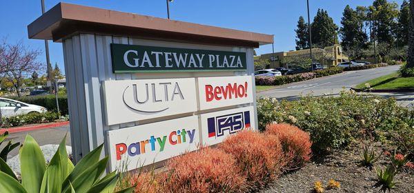 Gateway Plaza