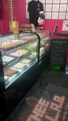 Viewing of the variety of cupcakes