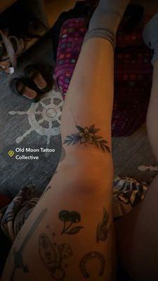 tattoo under the knee