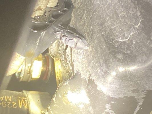 Full o-ring showing at leak point.