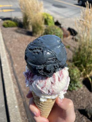 Newport Candy's Ice Cream Parlour