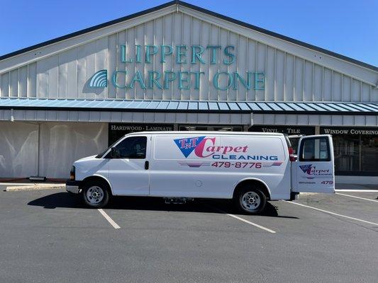 Lipperts Carpet One refers and uses TNT Carpet Cleaning