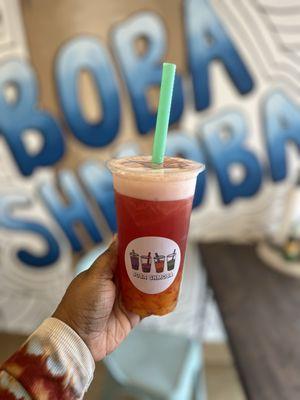 Strawberry Fruit Tea with Mango Jelly Scoop