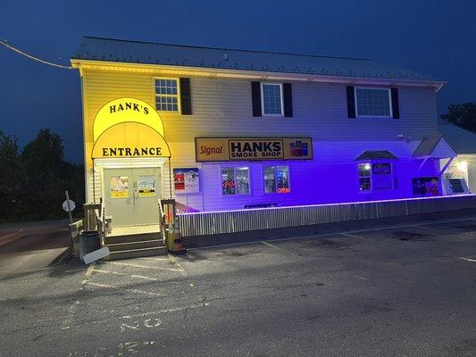 Hank's Smoke Shop