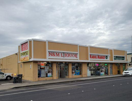 N & M Liquor Store