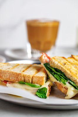 TURKEY SANDWICH & CORTADO