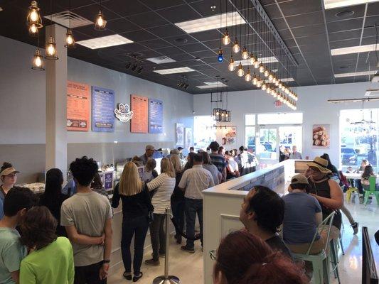 Sweet Rolls Metairie grand opening crowd