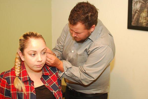 Doing ear acpuncture! Ear acupuncture can be helpful for trauma, relaxation, pain, anxiety and insomnia.